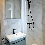 Le Petit Trotel - Nearby Beaches And דירה אז'אקסיו