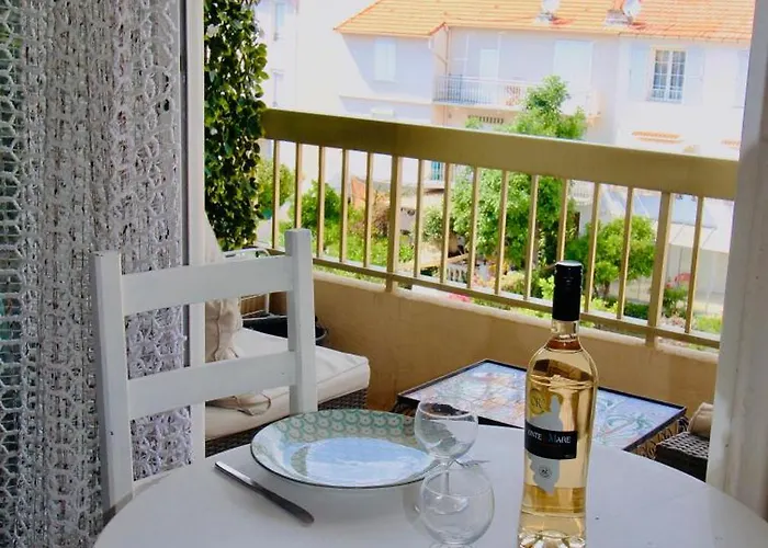 Le Petit Trotel - Nearby Beaches And Apartment Ajaccio (Corsica)